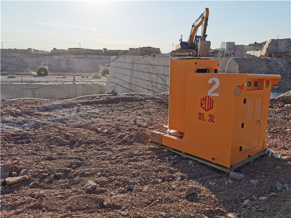 長沙凱發(fā)超硬材料科技有限公司,長沙礦山石材開采設(shè)備銷售,長沙金剛石繩鋸機銷售,金剛石串珠繩生產(chǎn)銷售，水平鉆機生產(chǎn)銷售